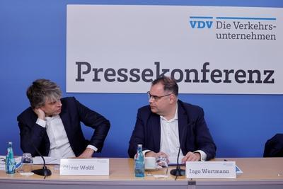Hauptgesch?ftsf?hrer, Oliver Wolff, VDV-Pr?sident, Ingo Wortmann, Deutschland, Berlin, Pressekonferenz: Verband Dt. Verk-stock-foto
