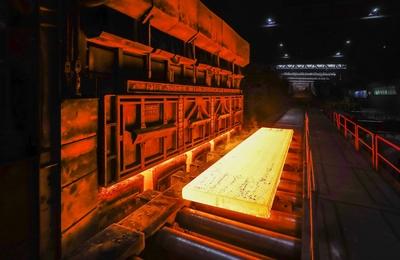 22.05.2019, Duisburg, Ruhrgebiet, Nordrhein-Westfalen, Deutschland - ThyssenKrupp Steel Europe, Stahlproduktion im Huet-stock-foto