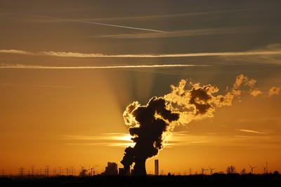 IMAGO Nature: Unsere Erde, Umweltvertr?gliche Herausforderungen, Kohlendioxid Das Kohlekraftwerk Niederau?em und umliege-stock-foto