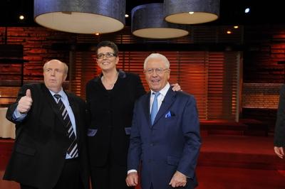 Bildnummer: 54994912  Datum: 07.12.2009  Copyright: imago/Horst GaluschkaDie Jury, v.l. Rainer Calmund, Katja Burghardt. Heinz Horrmann zu Gast in der Die Promi Kocharena Aufzeichnung f?r die Neue Staffel die ab April 2010 auf VOX gesendet wird. AZ 07.12.2009 People Kbdig xns xo0x 2009 quer Promi Kocharena VOX Bildnummer 54994912 Date 07 12 2009 Copyright Imago Horst  the Jury V l Rainer Calmund Katja Burghardt Heinz Horrmann to Guest in the the Celebrity Koch Arena Recording for the New Season the from April 2010 on Vox sent will AZ 07 12 2009 Celebrities Kbdig xns xo0x 2009 horizontal Celebrity Koch Arena Vox-stock-photo