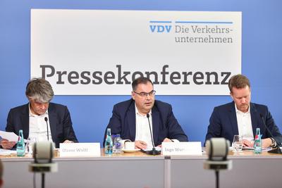 Berlin, Deutschland, 10.02.2025: Haus der Bundespressekonferenz: Jahrespressekonferenz Verband Deutscher Verkehrsunterne-stock-foto
