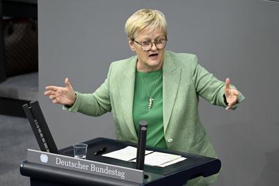 Renate K?nast bei der 171. Sitzung des Deutschen Bundestages, der letzten Sitzung vor der Parlamentarischen Sommerpause-stock-photo
