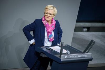 Sitzung des deutschen Bundestags Deutschland, Berlin - 14.11.2019: Im Bild ist Renate K?nast (B?ndnis 90/Die Gr?nen) w?-stock-foto