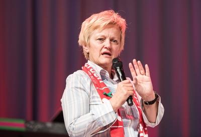Die Gruenen-Politikerin Renbate Kuenast am Donnerstag (04.06.15) bei einer Podiumsdiskussion zum Thema Wie viel Ethik ve-stock-foto