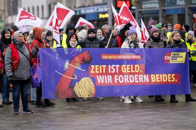 GEW UND VER.DI WARNSTREIK IN ERFURT-stock-foto