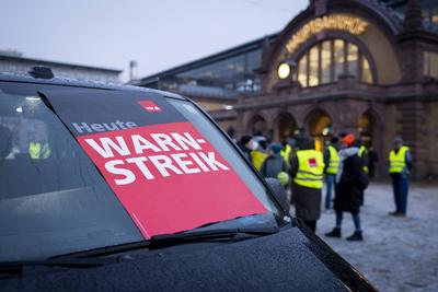 GEW UND VER.DI WARNSTREIK IN ERFURT-stock-foto