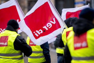 GEW UND VER.DI WARNSTREIK IN ERFURT-stock-foto