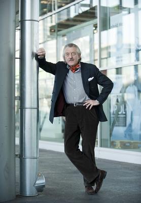 Dieter MEIER, Schweiz, Schriftsteller, Musiker, Saenger der Band Yello, Freistseller, Einzelbild, ganze Figur, Ganzkoer-stock-photo