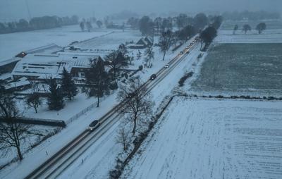 Schneefront rollt ?ber Norddeutschland.-stock-foto