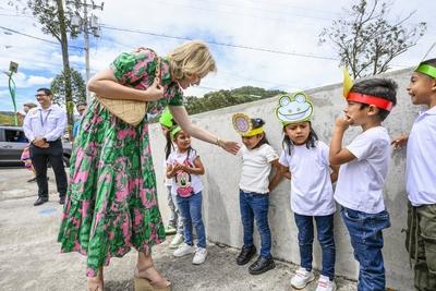 Queen Mathilde In  Costa Rica With Unicef-stock-photo