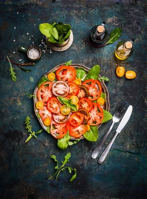 tomatensalat,mittagessen,salat,mahlzeit,mahlzeiten ** tomato salad,lunch,tomato salads,lunch time 61z-fpi-stock-foto