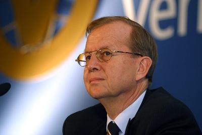 Friedrich Bohl GER Vorstandsmitglied Deutsche Verm?gensberatung AG w?hrend der Bilanzpressekonfere-stock-foto