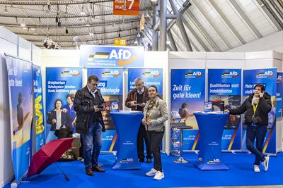 Messe Didacta in Stuttgart, Europas gr??te Bildungsmesse. F?r Aufregung sorgte im Vorfeld ein Messestand der in weiten T-stock-foto