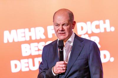 Olaf Scholz in Cottbus-stock-foto