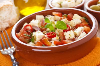 feta,tomatensalat *** feta cheese,tomato salad vvy-fnd-stock-foto