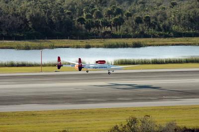 KENNEDY SPACE CENTER, FLA. - The Virgin Atlantic Airways GlobalFlyer aircraft is close to touchdown at NASA Kennedy Spac-stock-photo