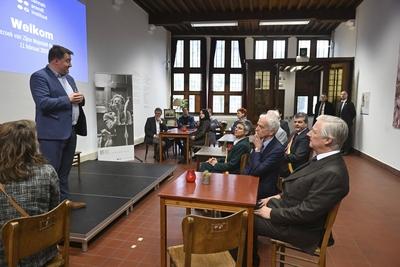 King Philippe Visits The Hannah Arendt Institute-stock-foto