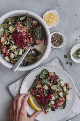 kr?uter,mahlzeit,vegan,linsensalat,k?chenkraut,k?chenkr?uter,mahl,mahlzeiten,linsensalate *** herb,meal,vegan,lentil sal-stock-foto