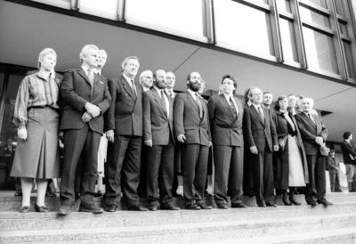 Erste frei gew?hlte Regierung der DDR unter Ministerpr?sident Lothar de Maiziere (3.v.re., DDR/CDU)-stock-photo