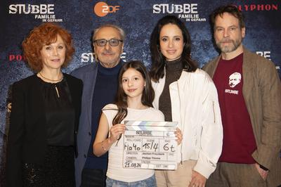 Heike Trinker, Wolfgang Stumph, Greta Kasalo, Stephanie Stumph, Wanja Mues-stock-foto