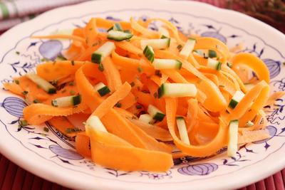 Karottensalat Karottensalat Copyright: xZoonar.com/YvonnexBogdanskix 1663780-stock-foto
