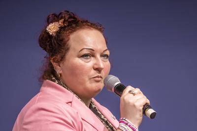 Messe Didacta in Stuttgart, Europas gr??te Bildungsmesse. Forum Bildungsperspektiven mit Martina Scherer, Landesvorsitze-stock-foto