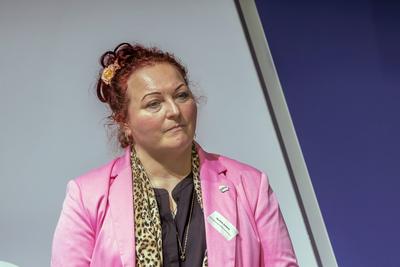 Messe Didacta in Stuttgart, Europas gr??te Bildungsmesse. Forum Bildungsperspektiven mit Martina Scherer, Landesvorsitze-stock-foto