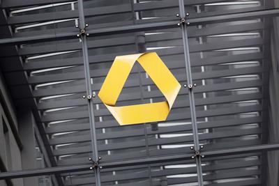 Die Commerzbank rechnet mit einem weiteren Anstieg der Inflation auf bis zu 5 Prozent im Euro-Raum. Im Bild ein Commerzb-stock-foto