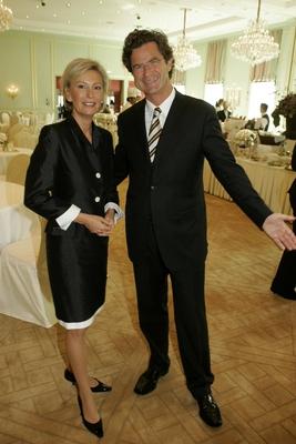 Innocence in Danger Brunch Berlin Sabine Christiansen und Dr Florian Langenscheidt beim Innocence-stock-foto