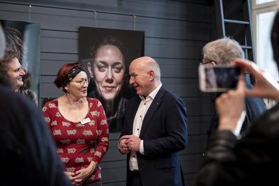 Berlins Regierender B?rgermeister Kai Wegner besucht den 'Ort der W?rme' im Humboldt Forum am 12.02.2025-stock-foto