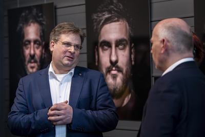 Berlins Regierender B?rgermeister Kai Wegner besucht den 'Ort der W?rme' im Humboldt Forum am 12.02.2025-stock-foto