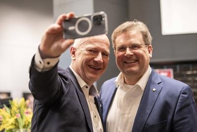 Berlins Regierender B?rgermeister Kai Wegner besucht den 'Ort der W?rme' im Humboldt Forum am 12.02.2025-stock-foto