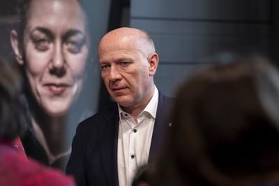 Berlins Regierender B?rgermeister Kai Wegner besucht den 'Ort der W?rme' im Humboldt Forum am 12.02.2025-stock-foto