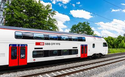 New IR Dosto (SBB RABe 512) B?ztal, Switzerland, 19th May 2024: A new IR-Dosto (SBB RABe 512) runs through the upper Fri-stock-foto