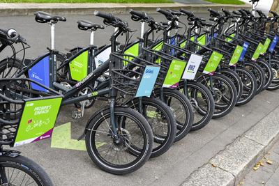 Parkierte Leihfahrr?der, Schweiz, 15.07.2020 *** Parked rental bikes, Switzerland, 15 07 2020 PUBLICATIONxNOTxINxSUI-stock-foto