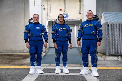 RECORD DATE NOT STATED Boeing Crew Training. From left, NASA astronauts Mike Fincke, Suni Williams, and Barry Butch Wil-stock-foto