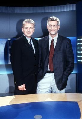 Was nun, ... ? - Fragen an einen prominenten Politiker von KLAUS BRESSER und DR. THOMAS BELLUT / ?berschrift: WAS NUN,-stock-photo
