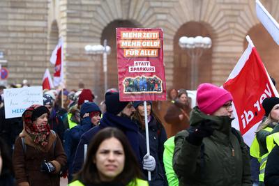 NH_News_Hamburg_TV?D-Streik_13022025-stock-foto