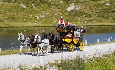 Anton Geisser 29.08.2024 Gotthard Andermatt -Airolo Bild : Postkutsche unterwegs zum Gotthardpass. *** Anton Geisser 29-stock-photo