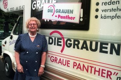 Trude Unruh (Deutschland/Parteivorsitzende Die Grauen Panther) in Wuppertal-stock-foto