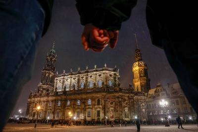 Dresden erinnert an Zerstoerung vor 80 Jahren-stock-foto