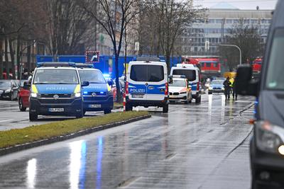 Asylbewerber steuert Auto in Demo Ð viele Verletzte-stock-foto
