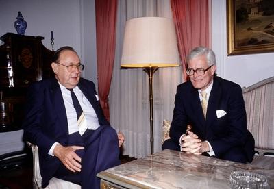 Bundesaussenminister Hans Dietrich GENSCHER FDP und sein britischer Amtskollege Douglas HURD tre-stock-photo