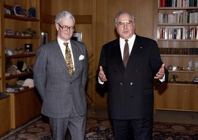 Douglas HURD Aussenminister von Grossbritannien und Bundeskanzler Helmut KOHL CDU Januar 199-stock-photo