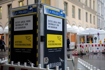Sicherheitsvorkehrungen der Polizei im Bereich um das Hotel Bayerischer Hof zur M?nchner Sicherheitskonferenz 2025 (MSC).-stock-photo