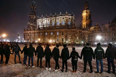 Dresden erinnert an Zerstoerung vor 80 Jahren-stock-foto