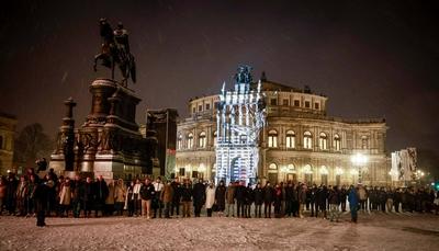 Dresden erinnert an Zerstoerung vor 80 Jahren-stock-foto