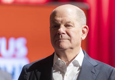 Reportage 13.02.2025 Townhall-Veranstaltung mit Bundeskanzler Olaf Scholz in der Stadthalle in F?rth, Bayern-stock-foto