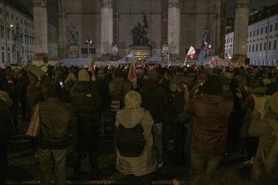13.02.2025, Solidarit?tskundgebung, M?nchen: Anl?sslich des mutma?lichen Anschlages und der politisch daraus bahngebroch-stock-foto