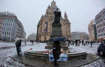 Dresden erinnert an Zerstoerung vor 80 Jahren-stock-foto